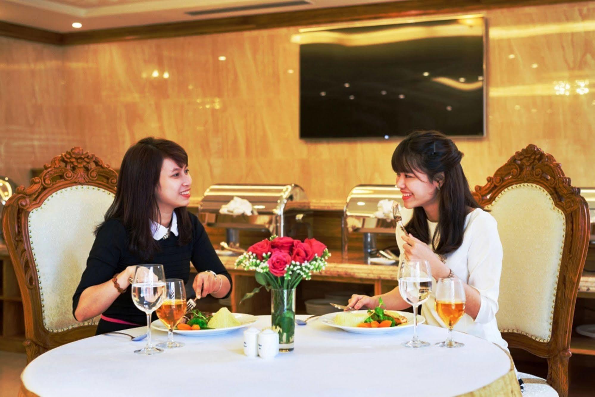 דונג הוי Riverside Hotel Quang Binh מראה חיצוני תמונה
